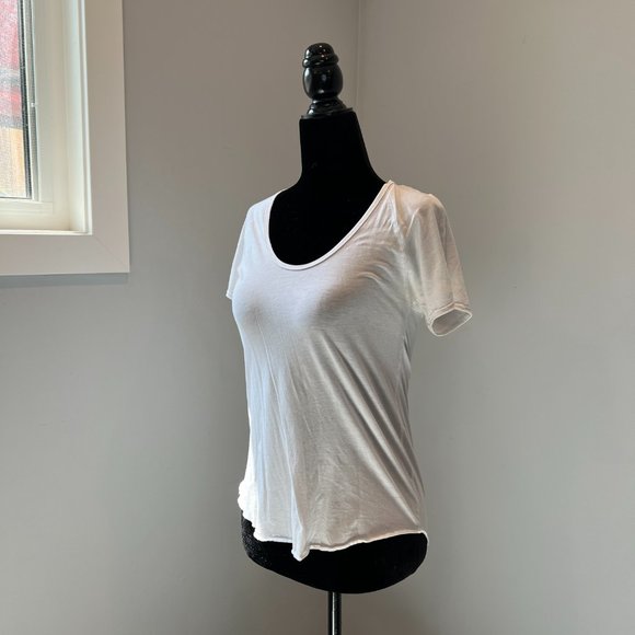✨ 2/$10 Aritzia Wilfred White T-Shirt - Picture 3 of 5